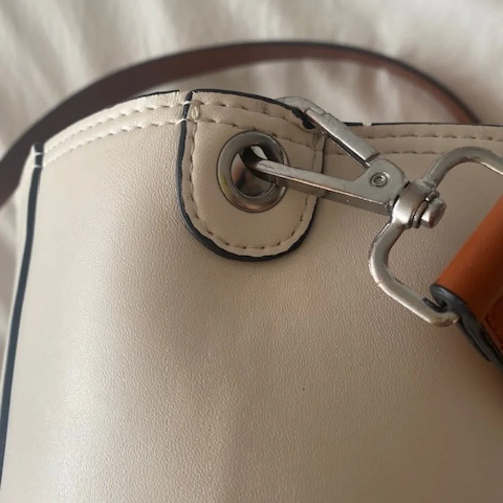 Cluci Vegan Leather tote/bag w/ cross body adjustable strap w/ silver hardware